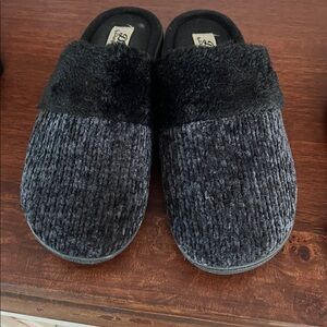 Black DF by Dearfoams Slippers